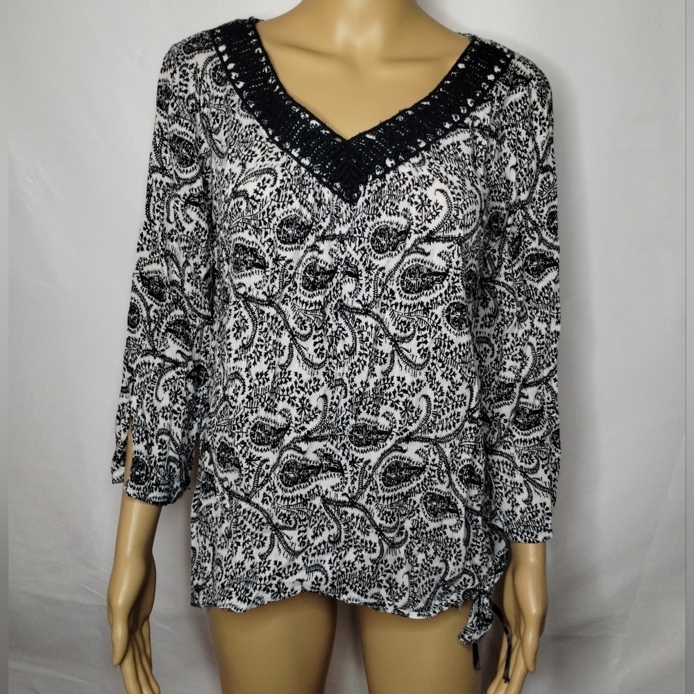 New Directions women's size medium long sleeve paisley blouse shirt top